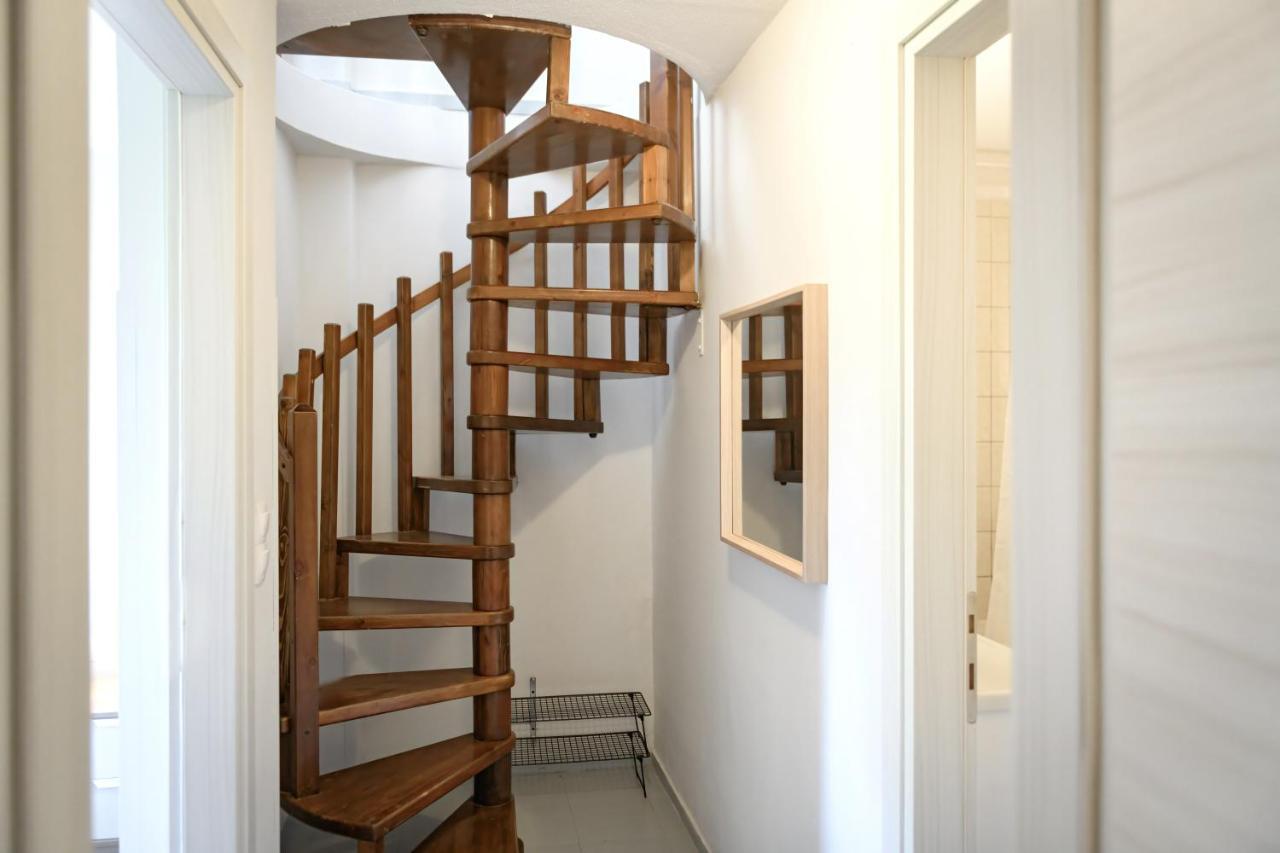 Golden Aura Apartment *