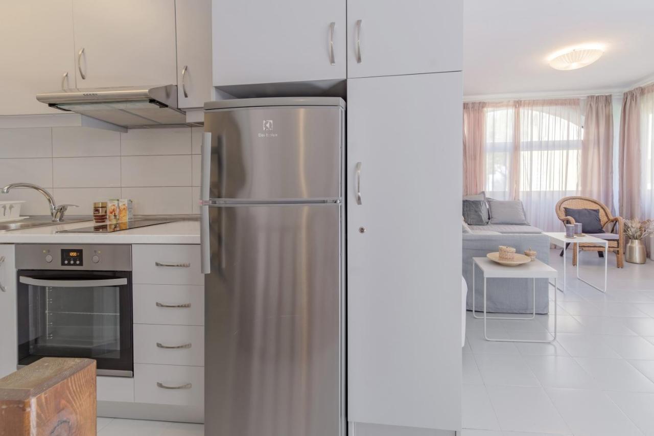 Golden Aura Apartment Danilia
